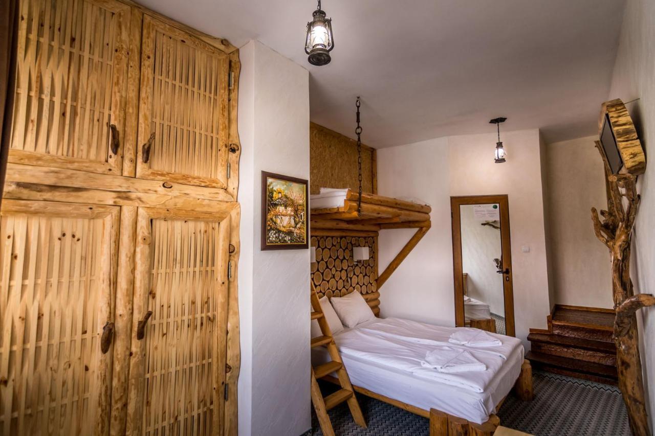 Hotel Tihiat Kut Complex à Kyustendil Extérieur photo
