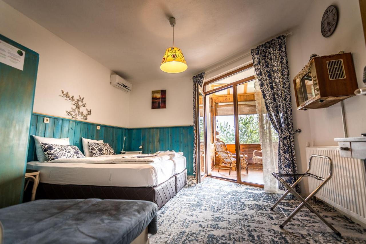 Hotel Tihiat Kut Complex à Kyustendil Extérieur photo