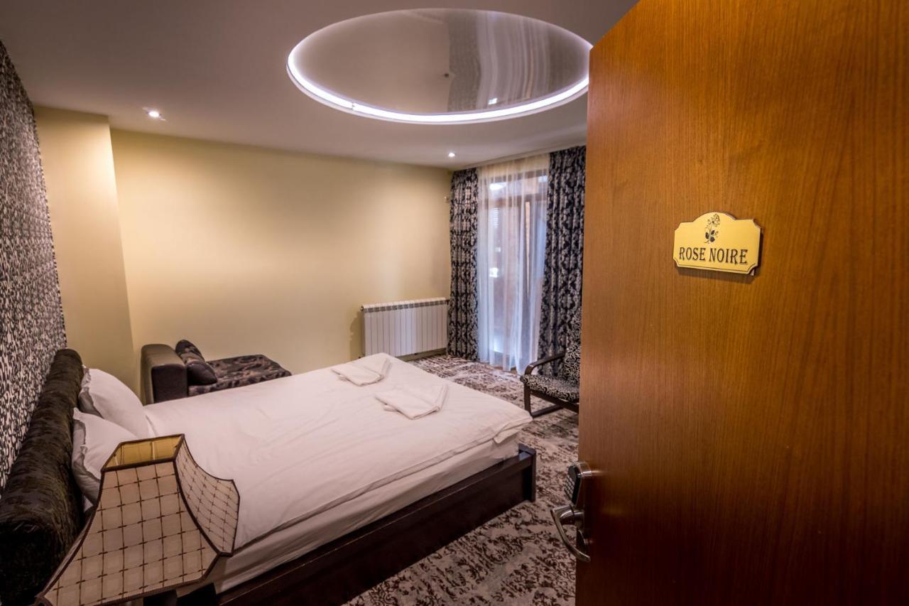 Hotel Tihiat Kut Complex à Kyustendil Extérieur photo